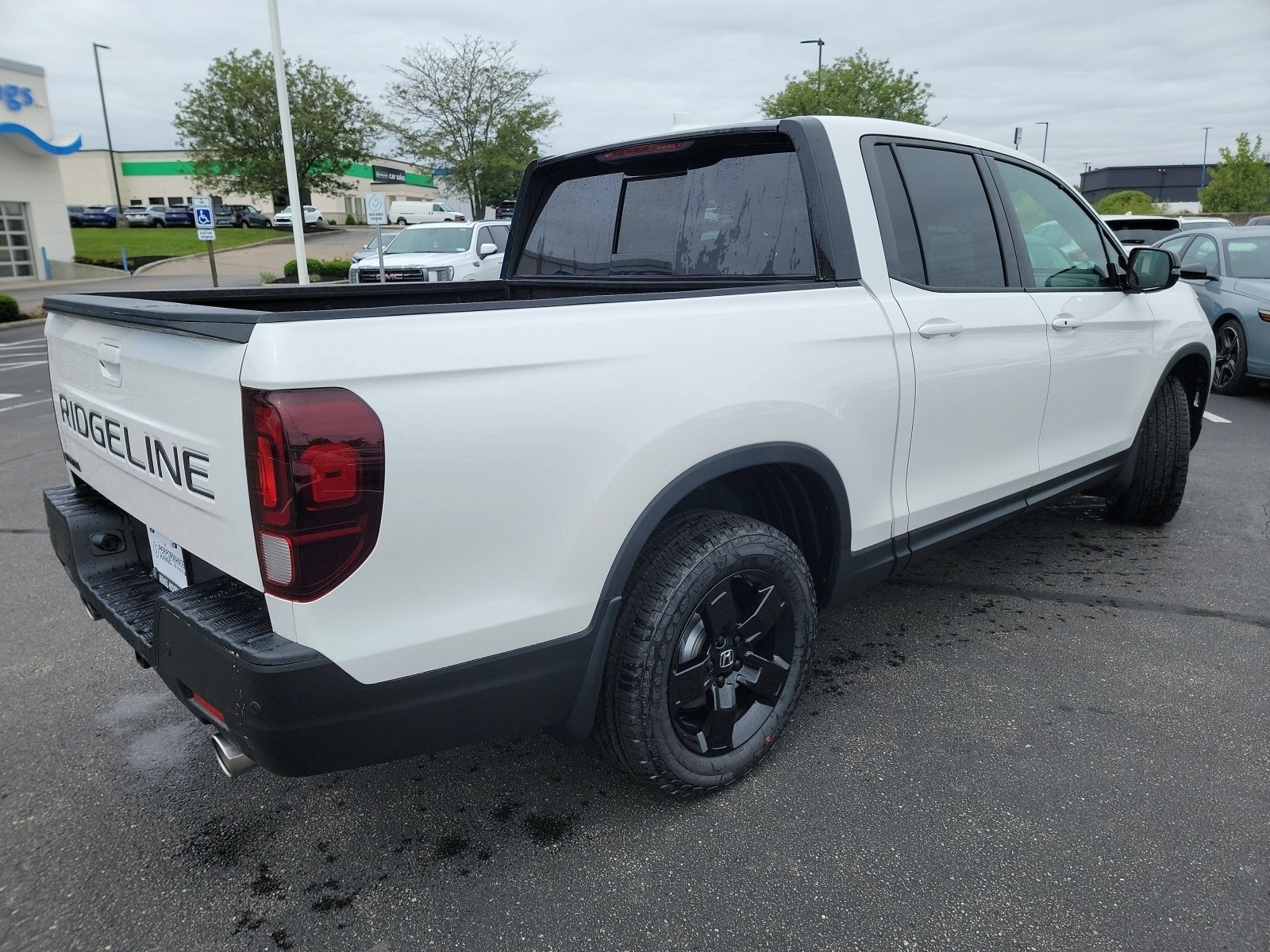 New 2026 Platinum White Pearl Honda Black Edition image 28