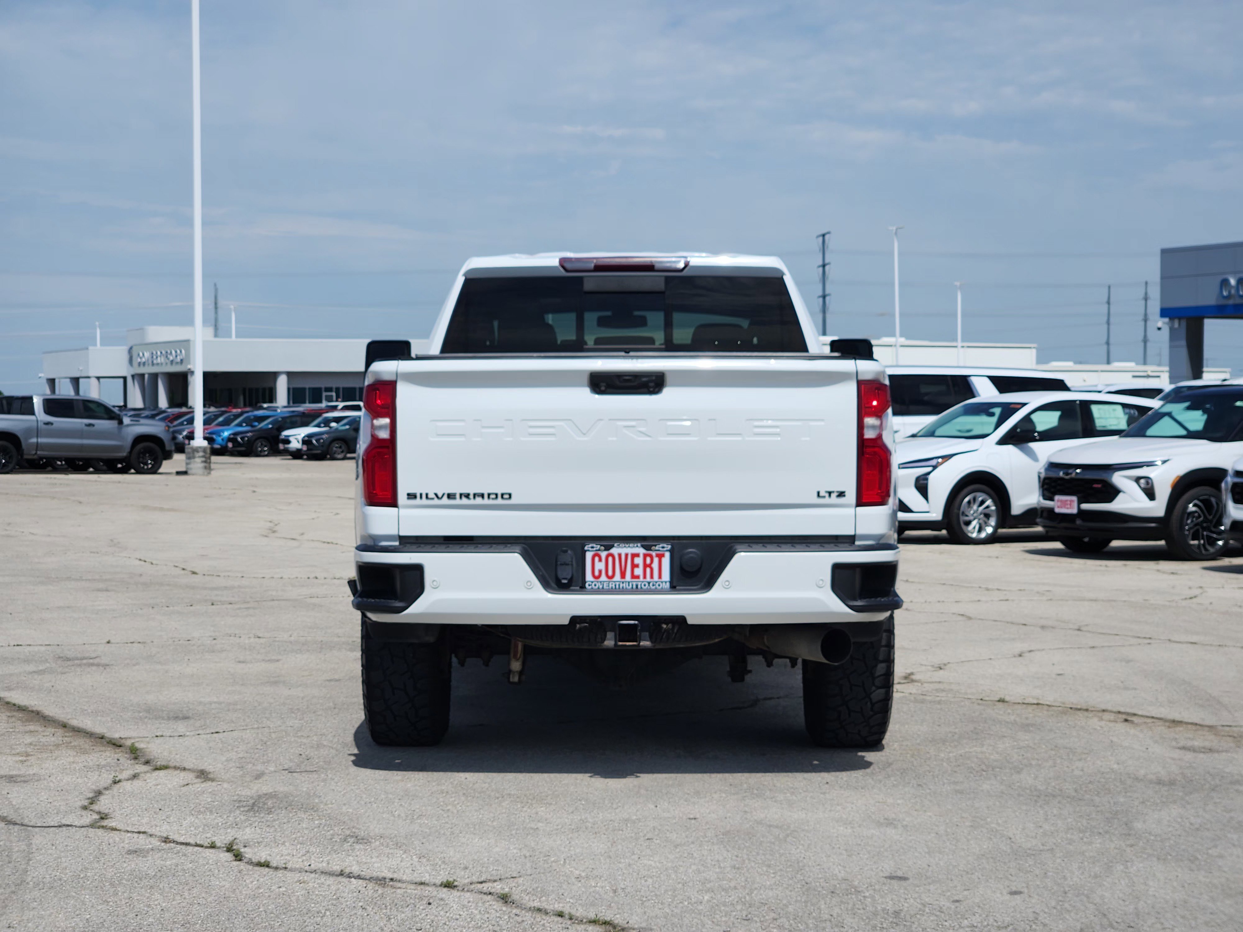 Used 2022 Summit White Chevrolet LTZ image 6