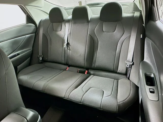 New 2026 Hyundai ELANTRA SE