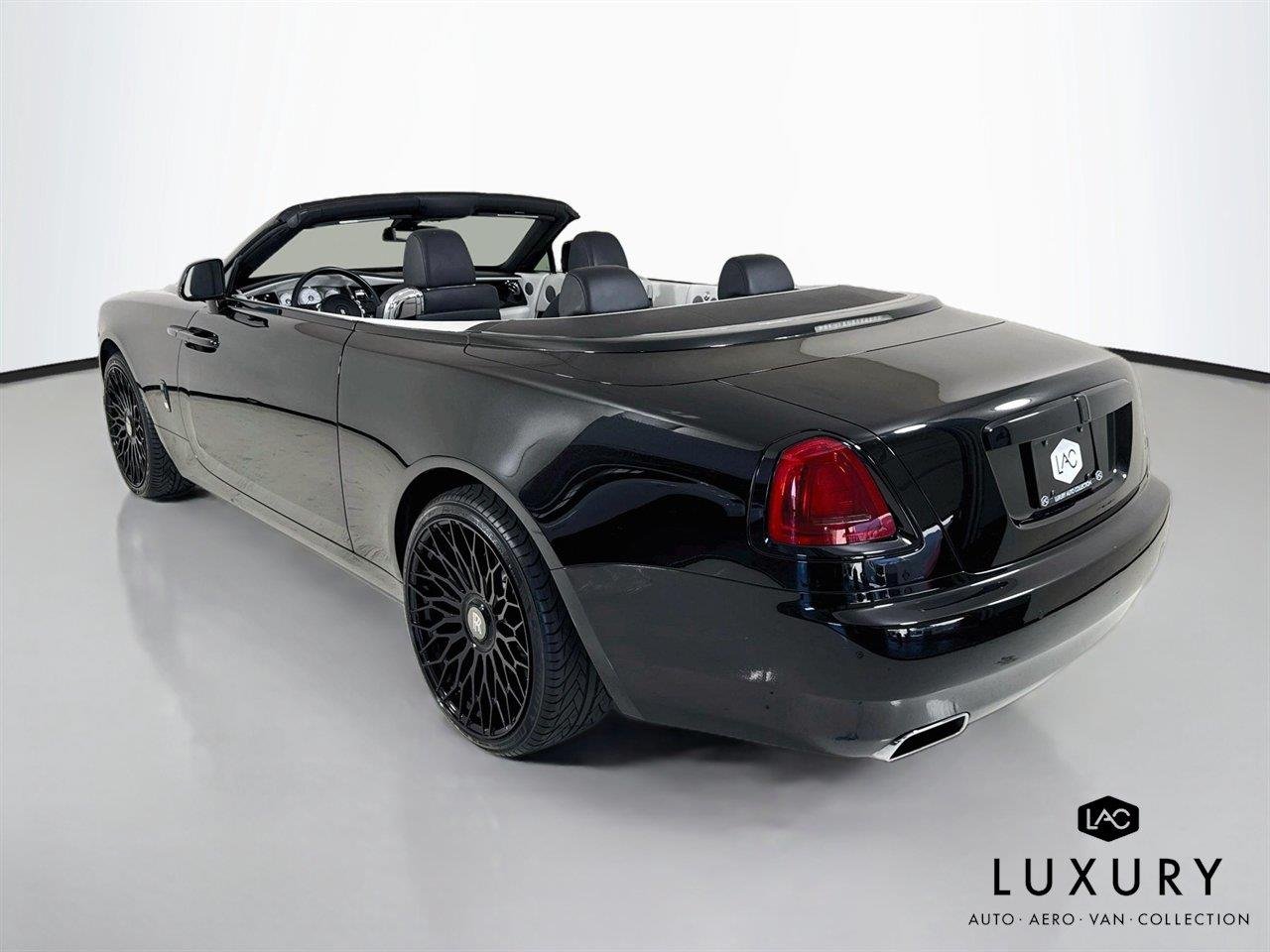 Used 2018 Obsidian Rolls-Royce  image 7
