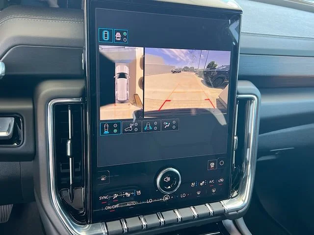 2026 GMC Yukon Denali - Photo 9