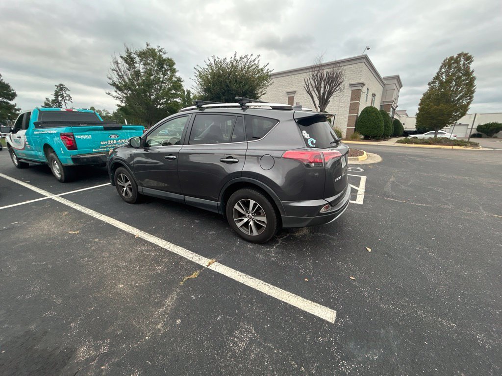 Used 2016 Gray Toyota XLE image 4