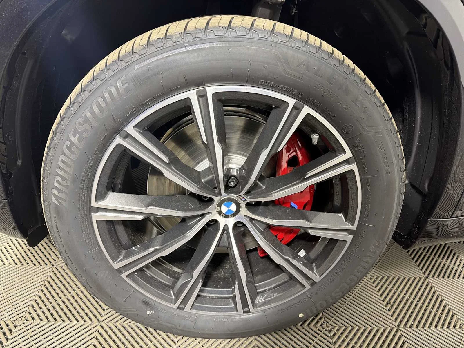 New 2026 Carbon Black Metallic BMW xDrive40i image 10