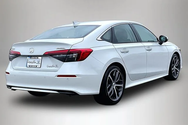 Certified Used 2024 Platinum White Pearl Honda Touring image 5