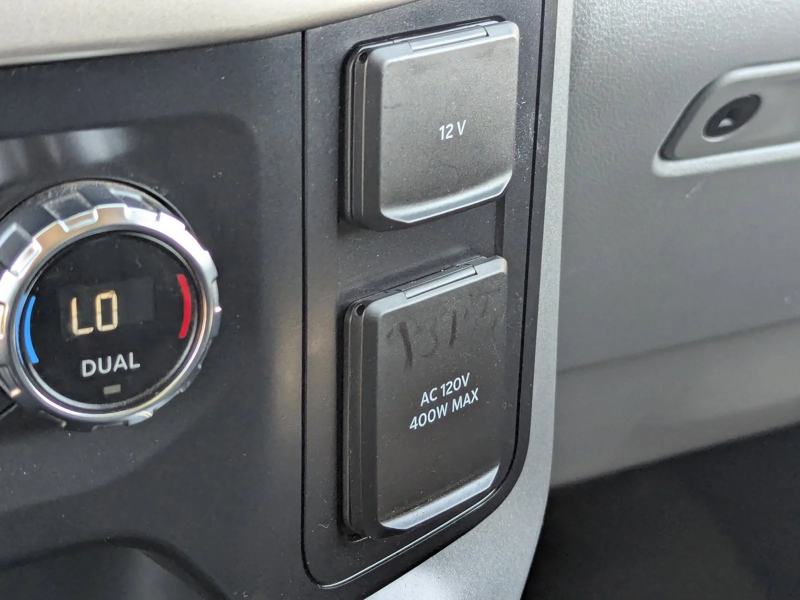 Used 2021 Oxford White Ford XLT image 35