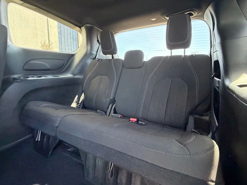 Used 2023 White Chrysler Touring image 9