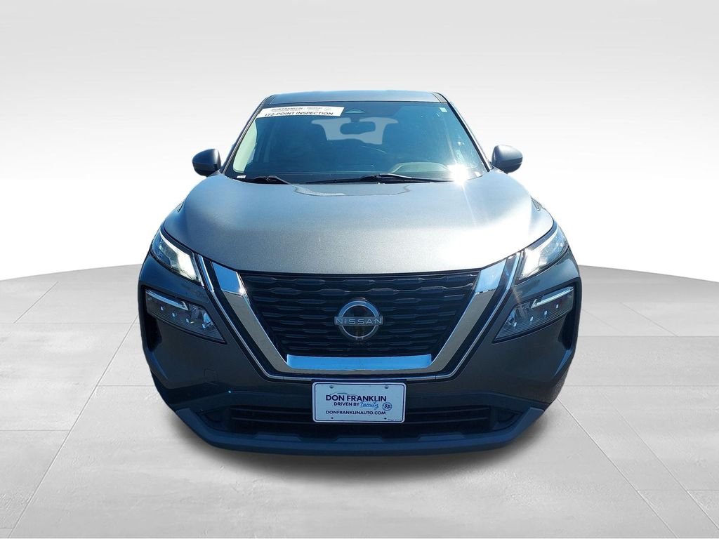 Used 2022 Gray Nissan SV image 8