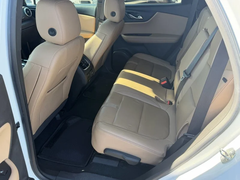 Used 2019 SUMMIT WHITE Chevrolet Premier image 17