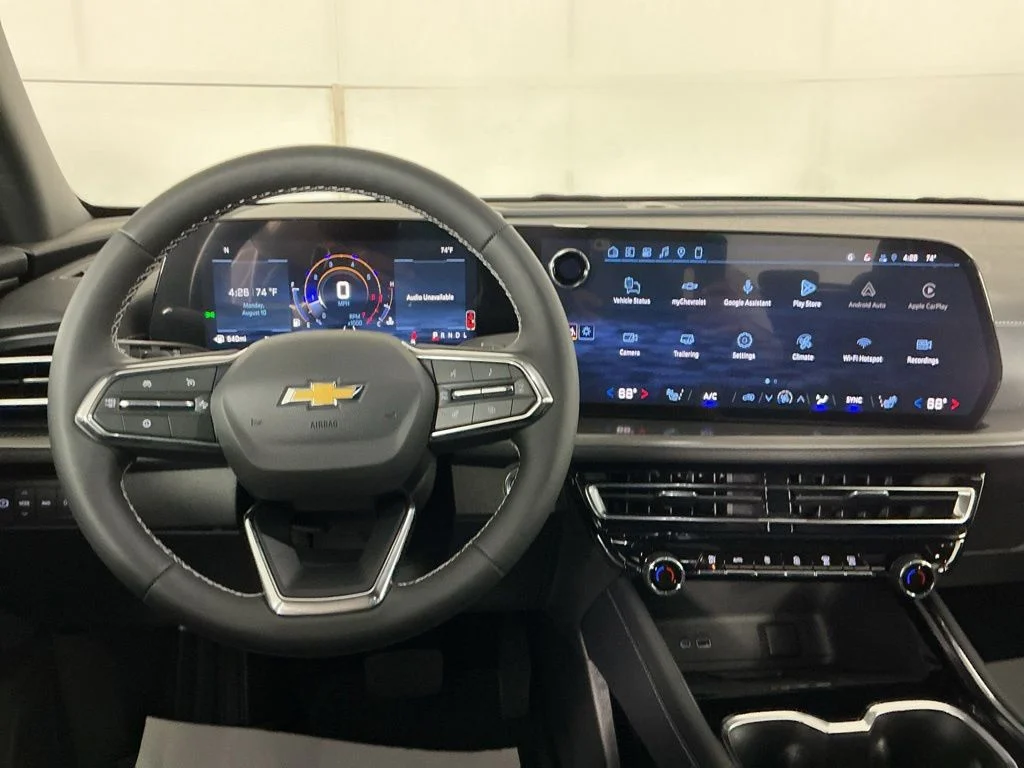 New 2027 White Chevrolet LT image 20