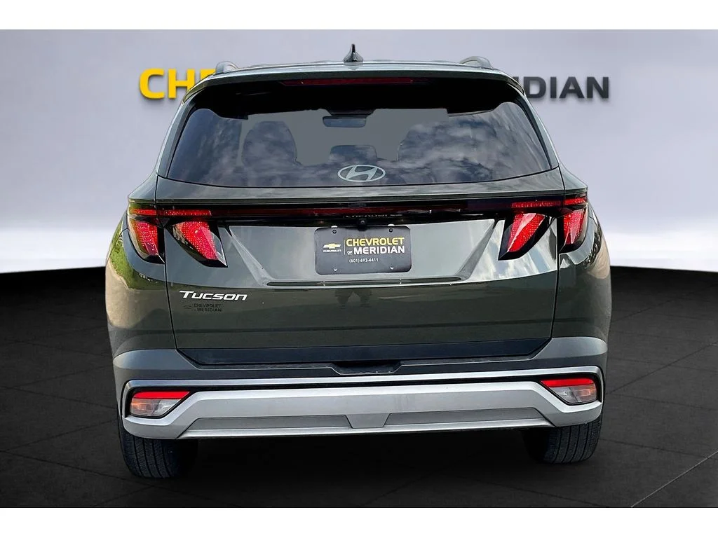 Used 2025 Gray Hyundai SEL image 4