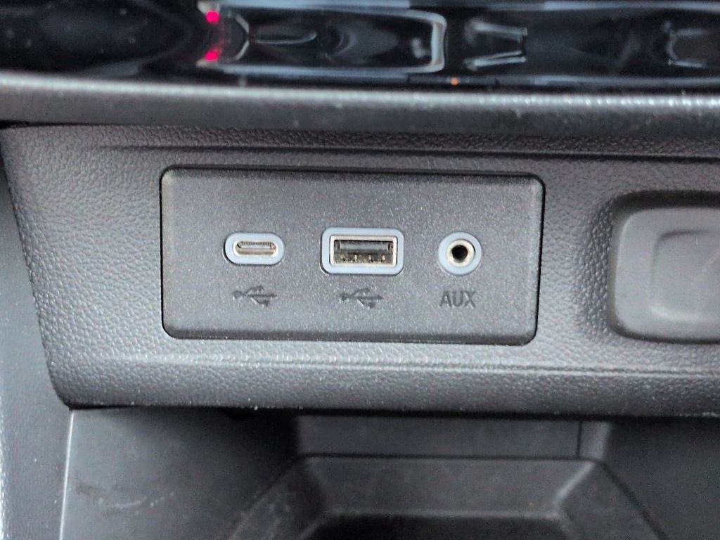 Used 2023 Black Buick Essence image 24