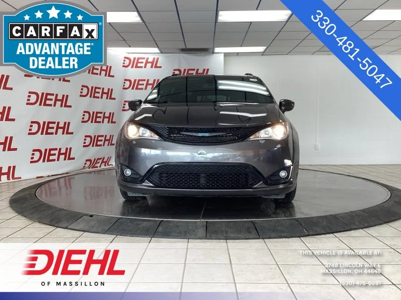Used 2020 Gray Chrysler Touring L image 1