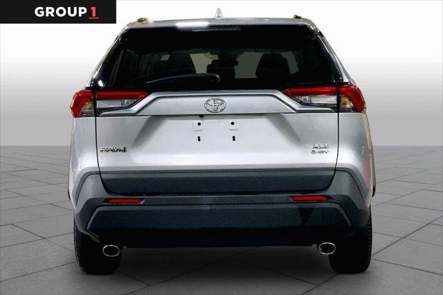 Certified Used 2025 SILVER SKY METALLIC Toyota  image 5