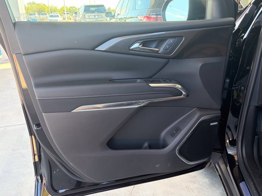 2027 Chevrolet Traverse Z71 - Photo 14