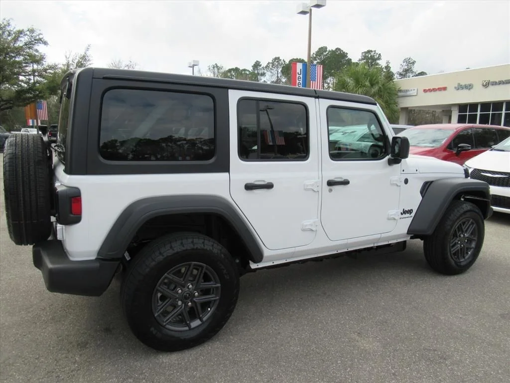 New 2026 Bright White Clear-Coat Exterior Paint Jeep Sport S image 8