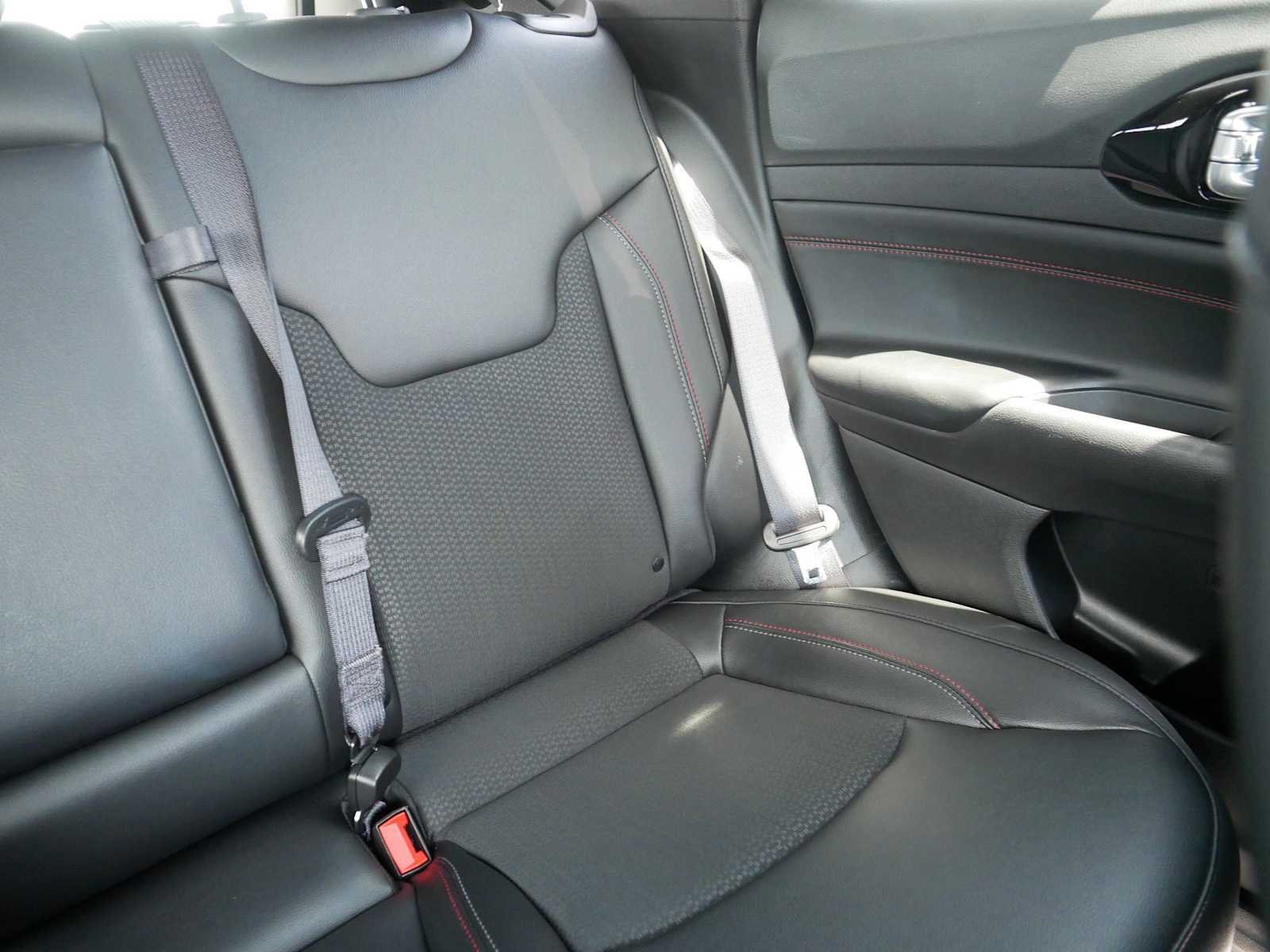 2025 Jeep Compass Trailhawk - Photo 14