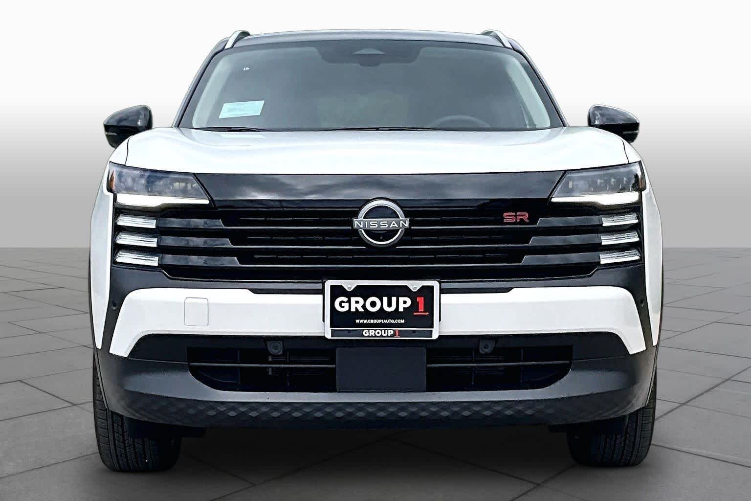 New 2026 Aspen White TriCoat / Super Black Two-tone Nissan SR image 3