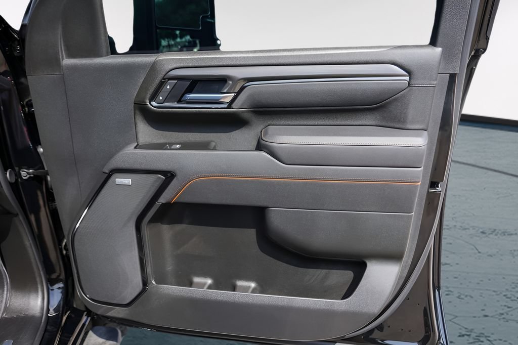 Used 2025 Onyx Black GMC AT4 image 31