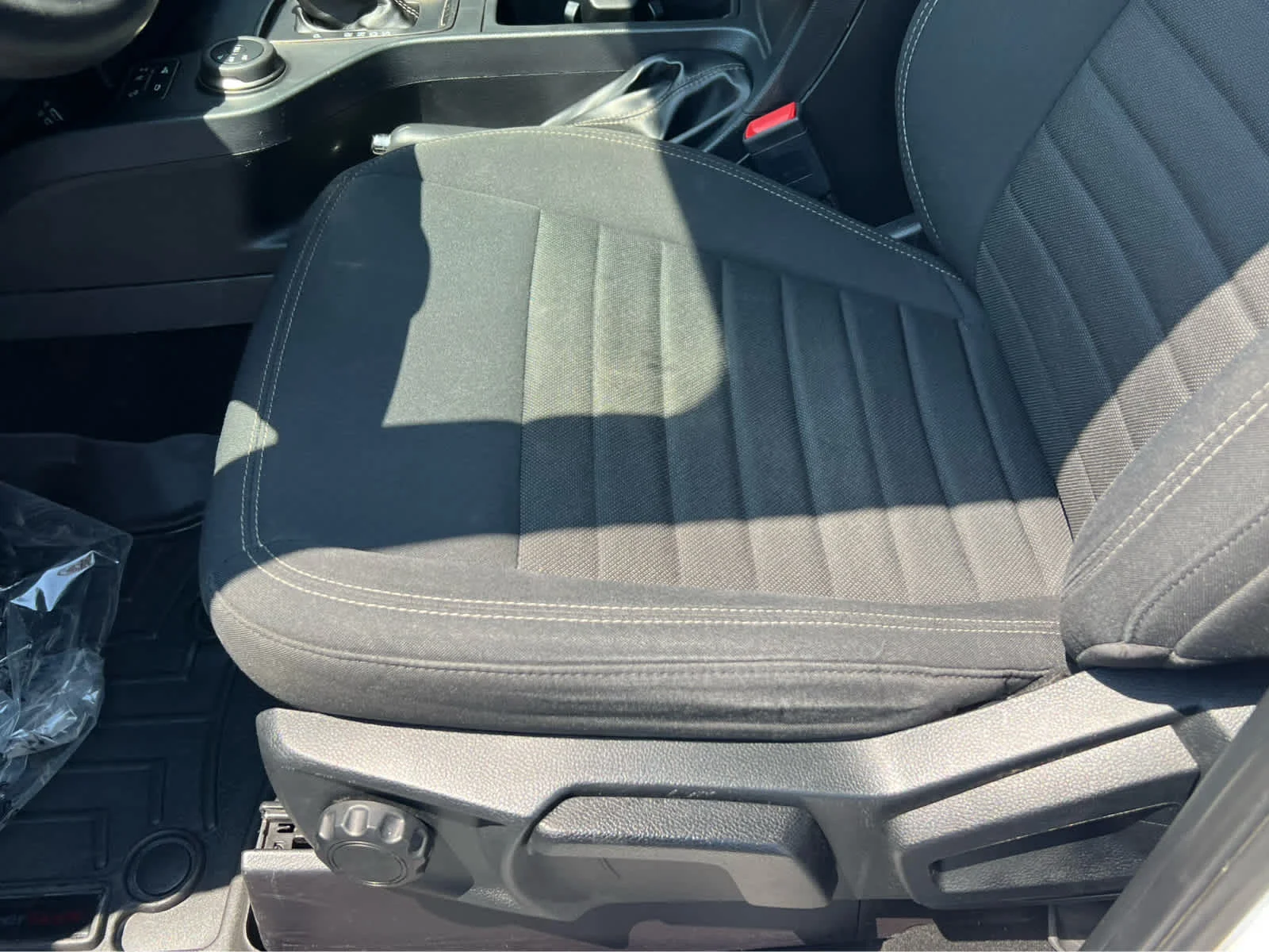 Certified Used 2020 Oxford White Ford XLT image 29
