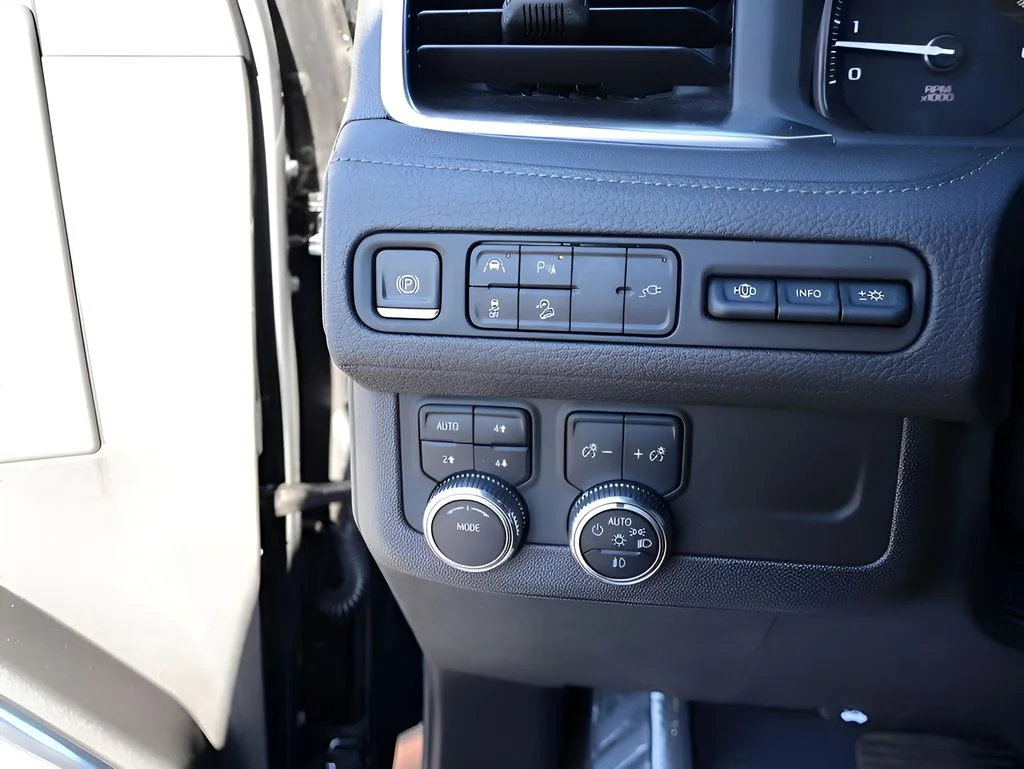 2021 GMC Yukon Denali - Photo 37
