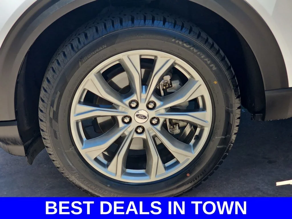 Used 2023 White Ford Limited image 37