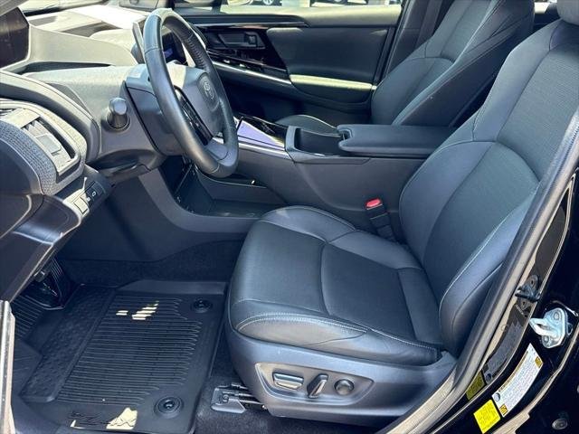 Certified Used 2023 BLACK Toyota  image 19