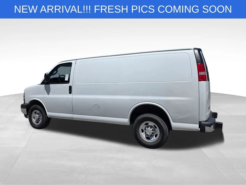 Used 2024 Summit White Chevrolet WT image 4