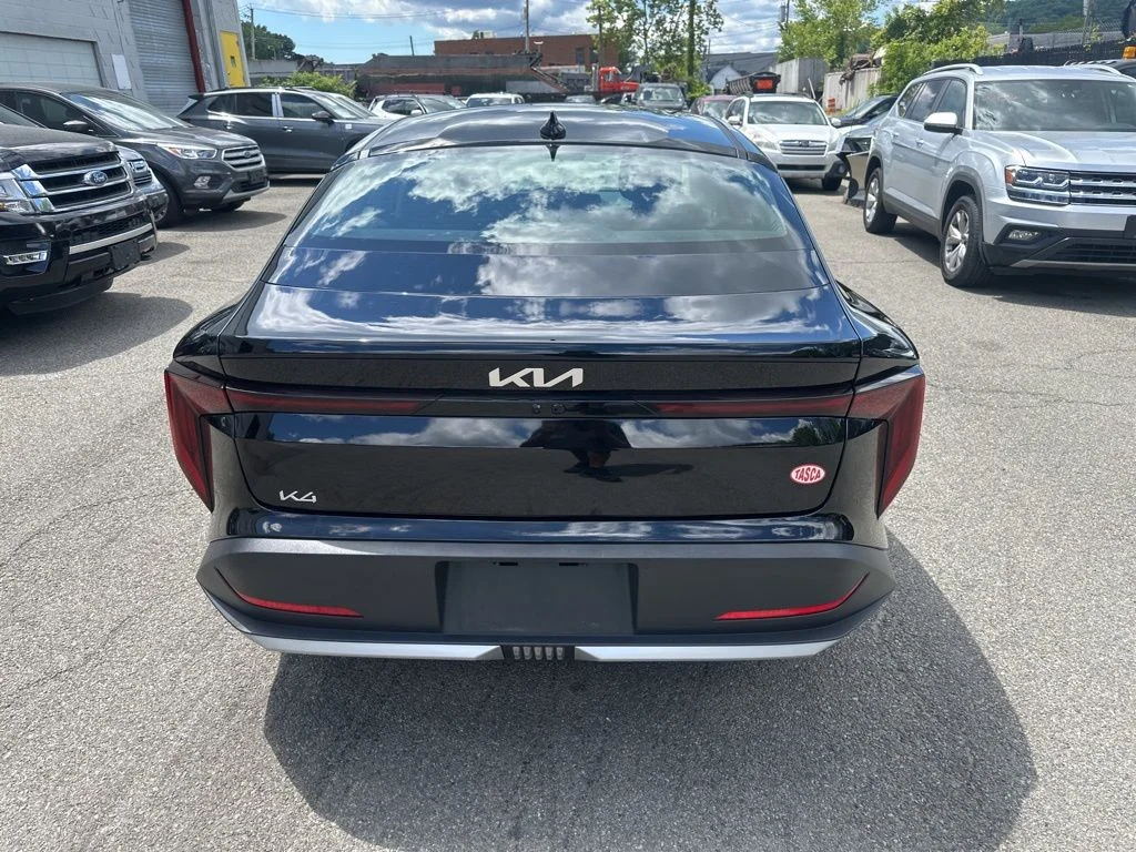 Used 2025 Black Kia LXS image 5