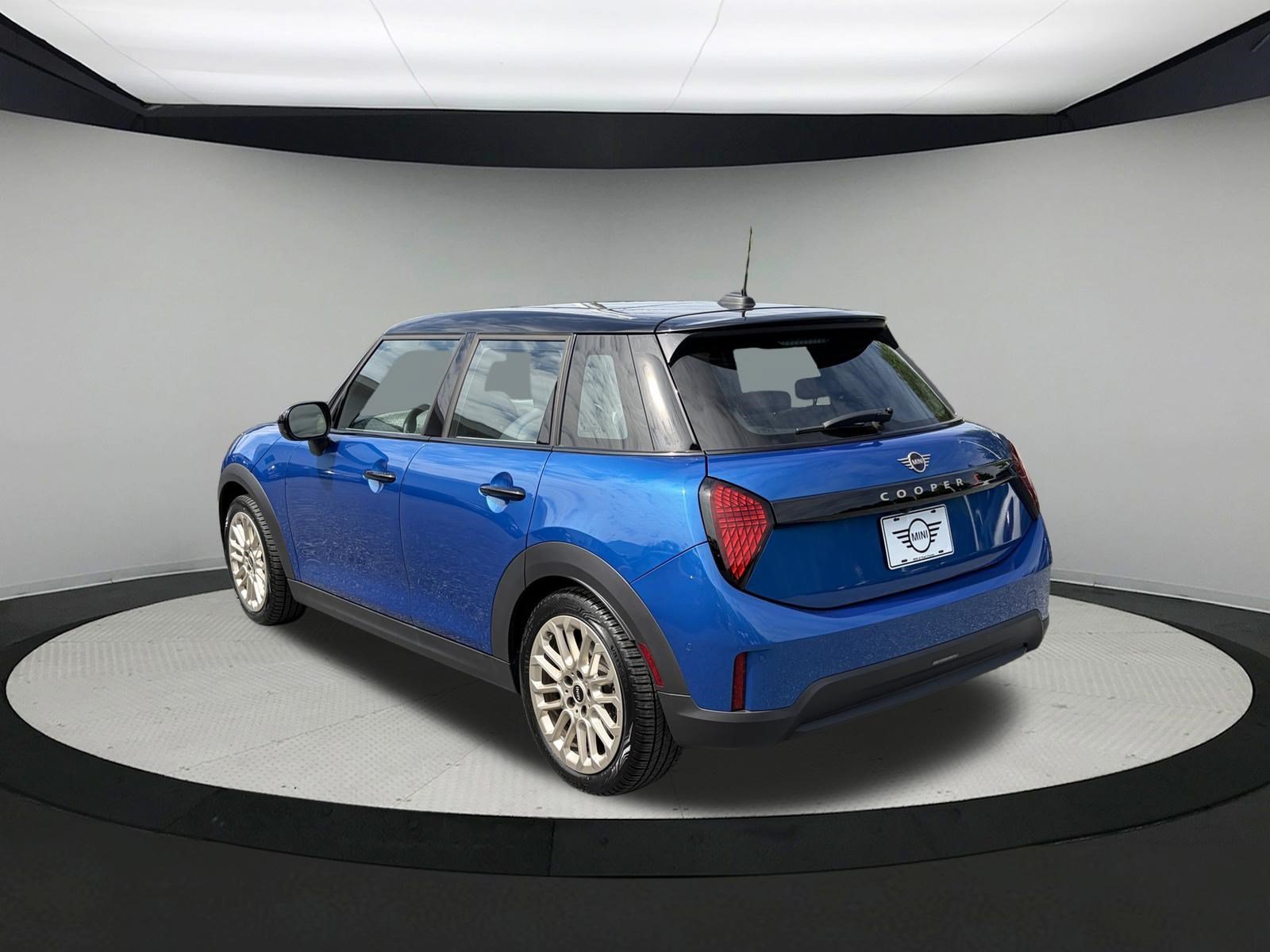 2025 MINI Hardtop 4 Door S - Photo 5