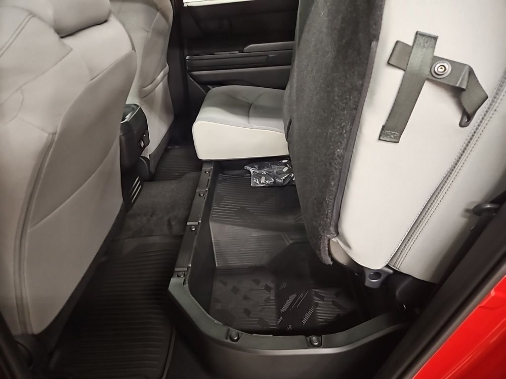 2025 Toyota Tacoma SR5 - Photo 33