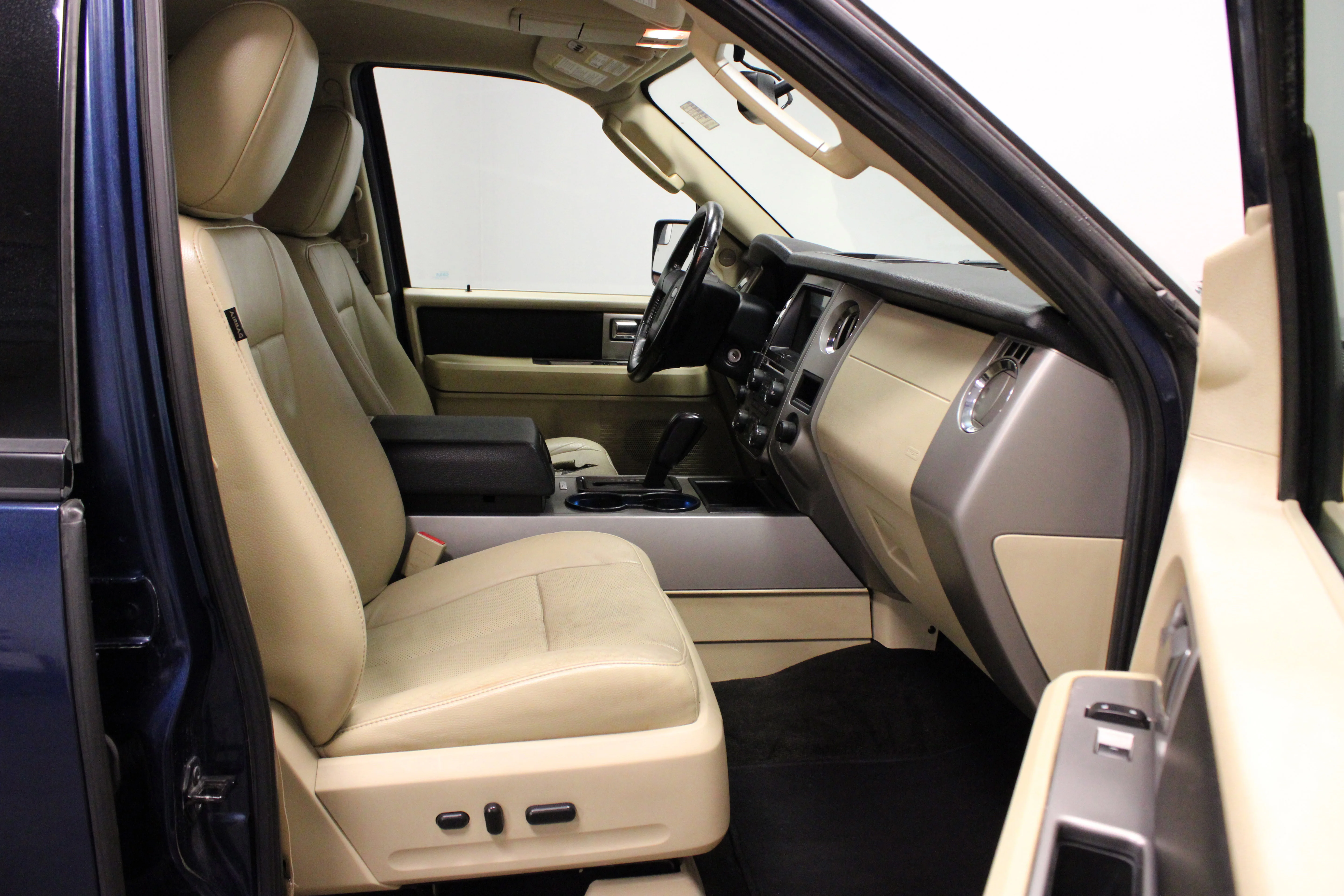 Used 2017 Blue Ford XLT image 16