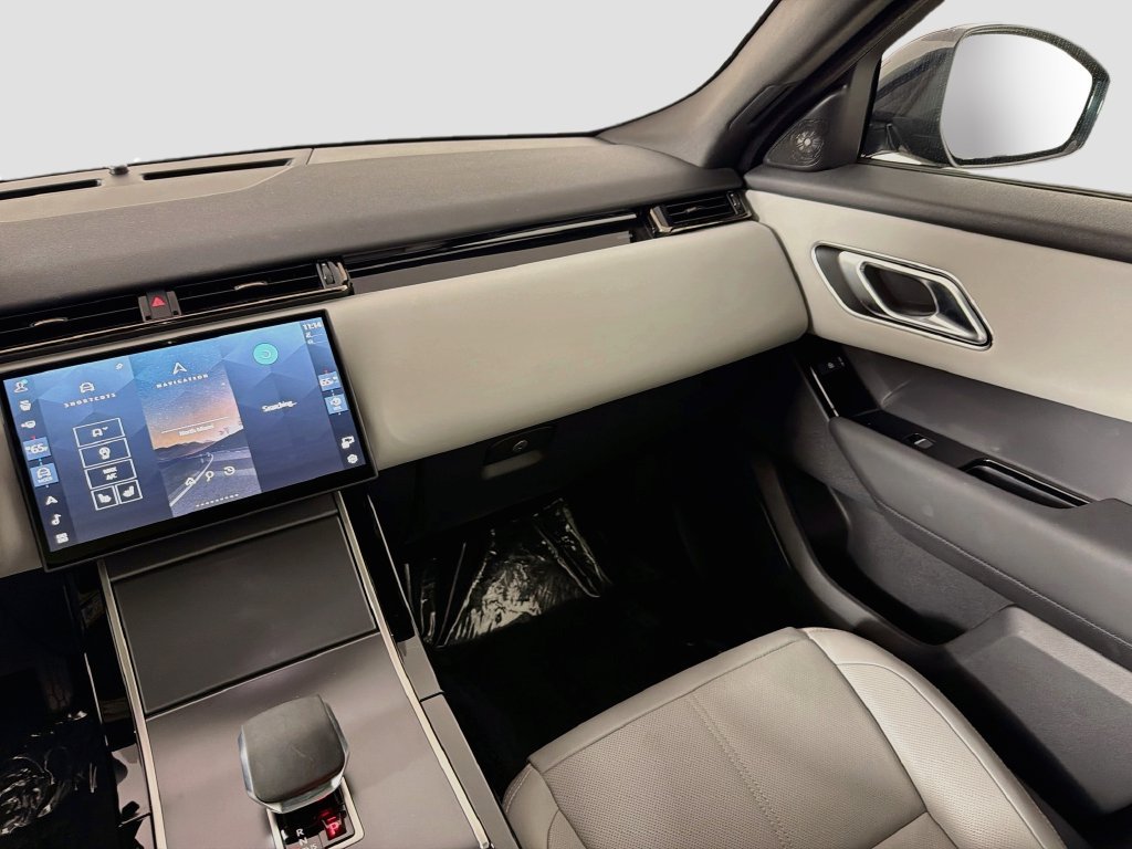 Used 2026 Gray Land Rover S image 25