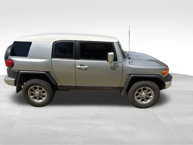 Used 2011 Silver Toyota Base image 2