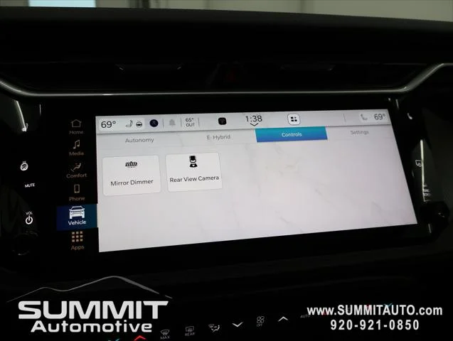 New 2026 Diamond Black Crystal Pearl-Coat Exterior Paint Jeep Limited image 59