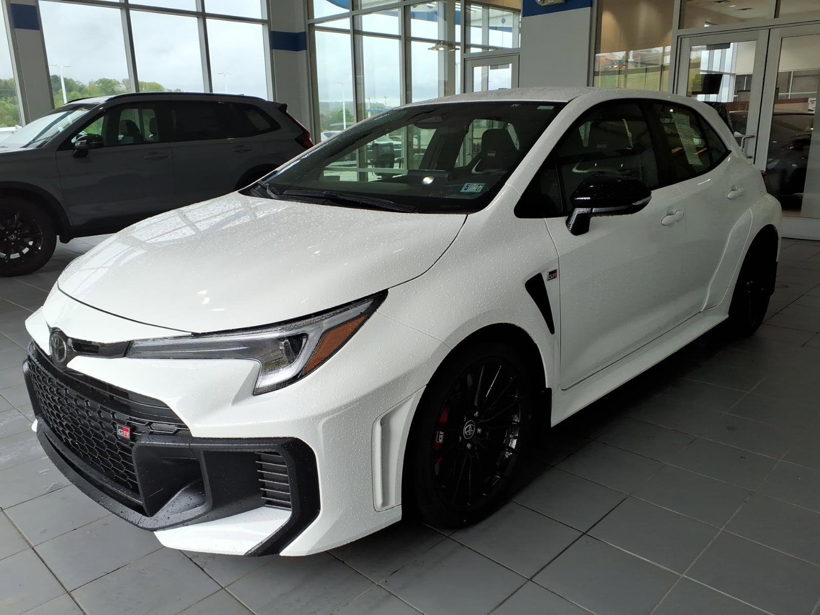 2025 Toyota GR Corolla Core - Photo 8