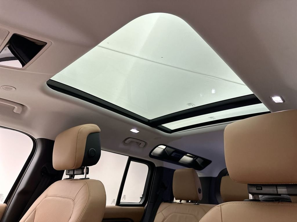 Used 2025 Gondwana Stone Metallic Land Rover S image 10