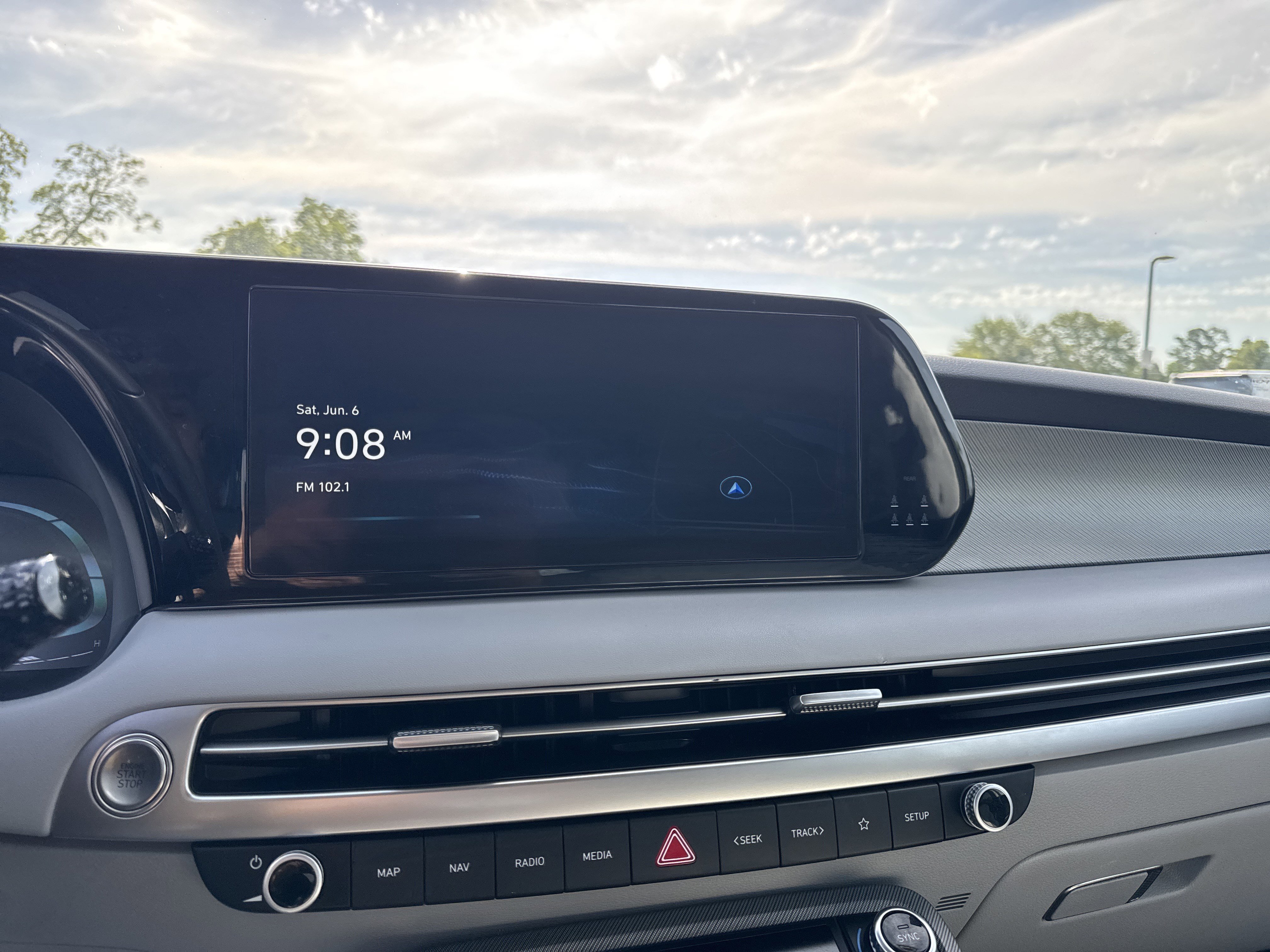 Used 2025 Moonlight Cloud Hyundai SEL image 19