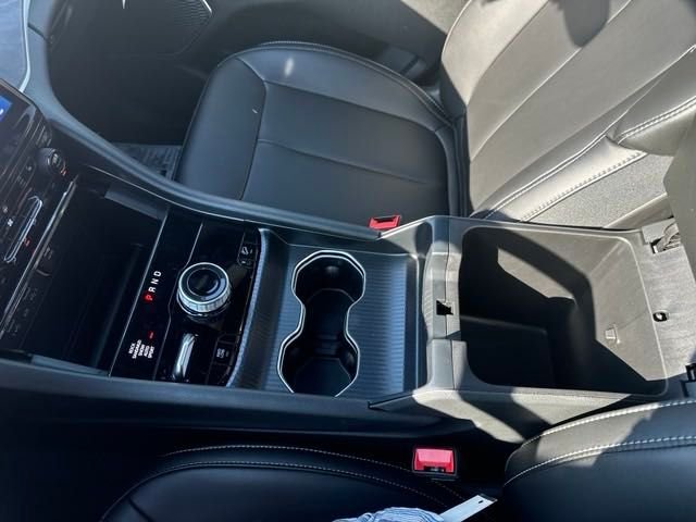 New 2024 Velvet Red Pearl-Coat Exterior Paint Jeep 4xe image 26