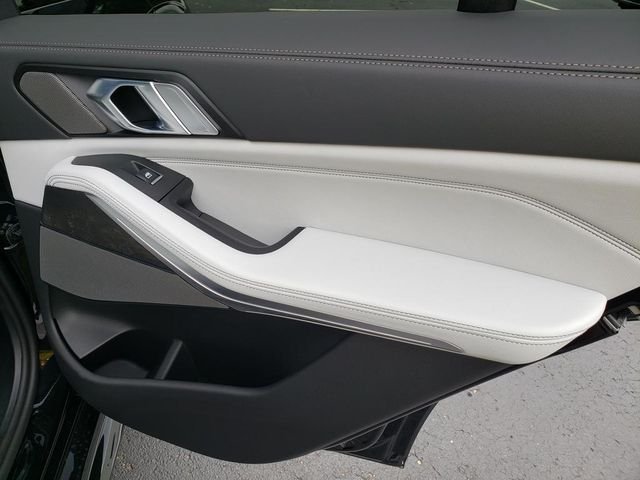 New 2026 Black Sapphire Metallic BMW xDrive40i image 19