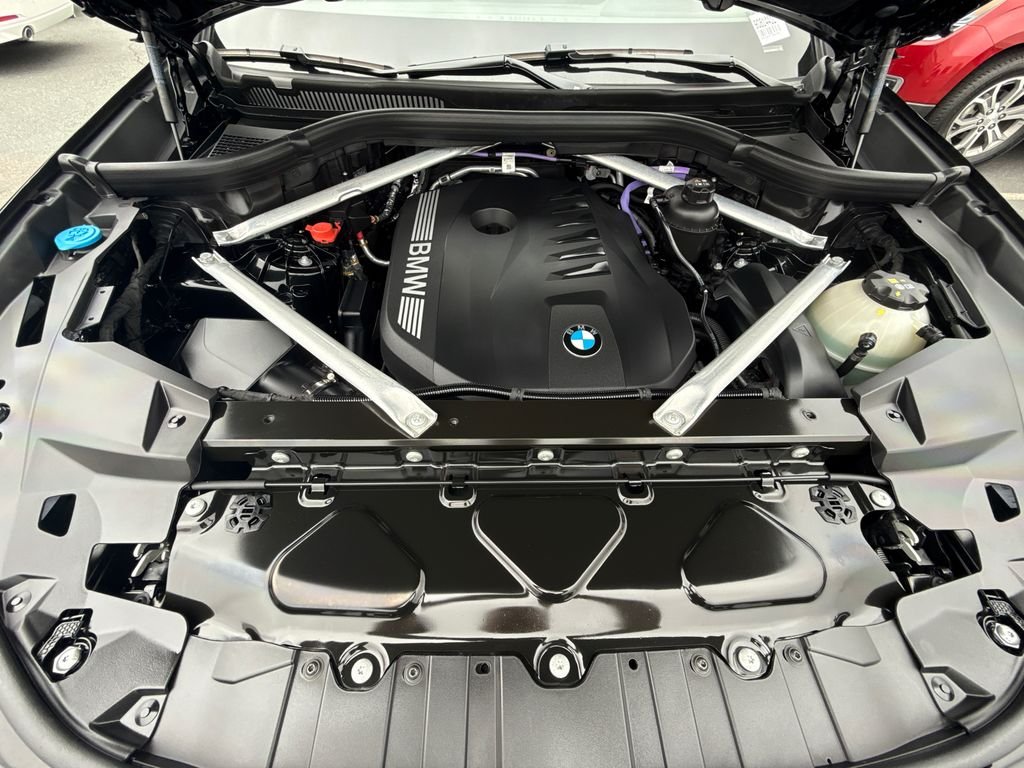 Used 2026 Black BMW xDrive40i image 9