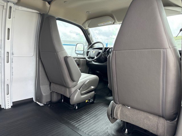 2025 Chevrolet Express Cargo Work Van - Photo 14