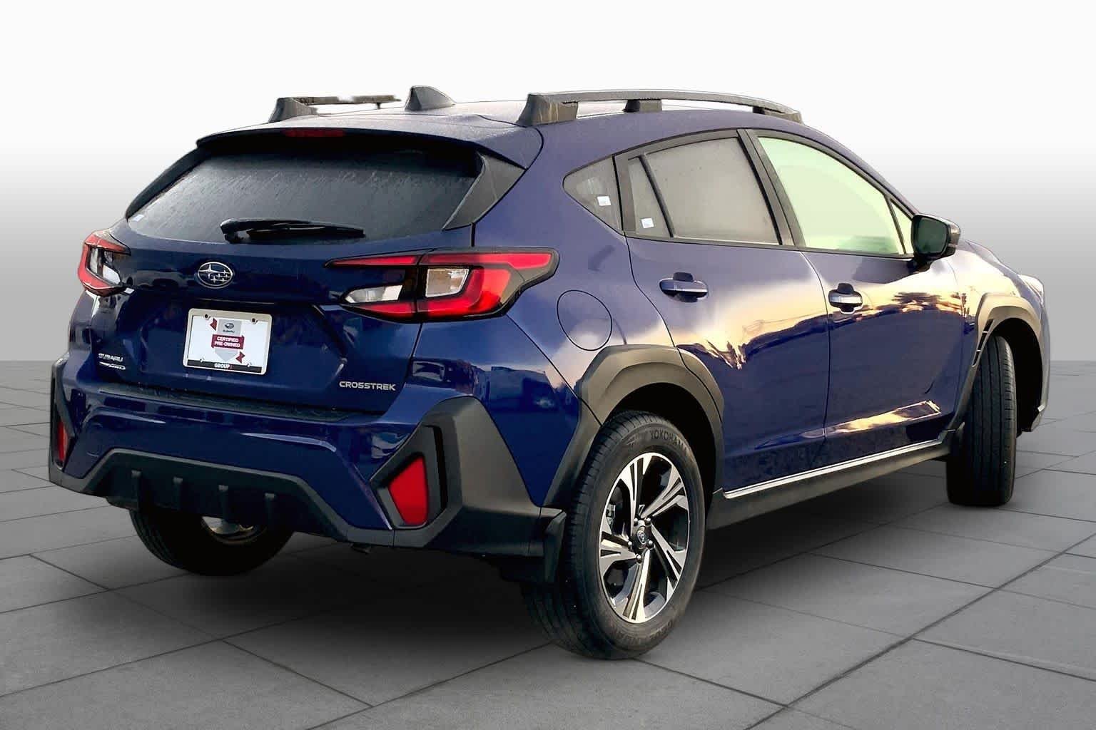 Used 2025 Sapphire Blue Pearl Subaru Premium image 12