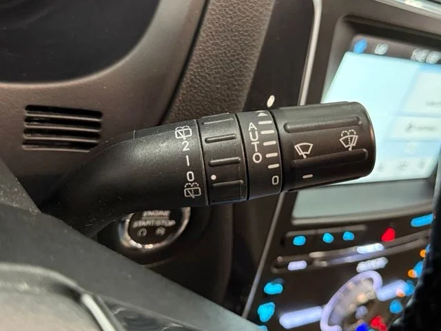 Used 2018 White Ford Limited image 17