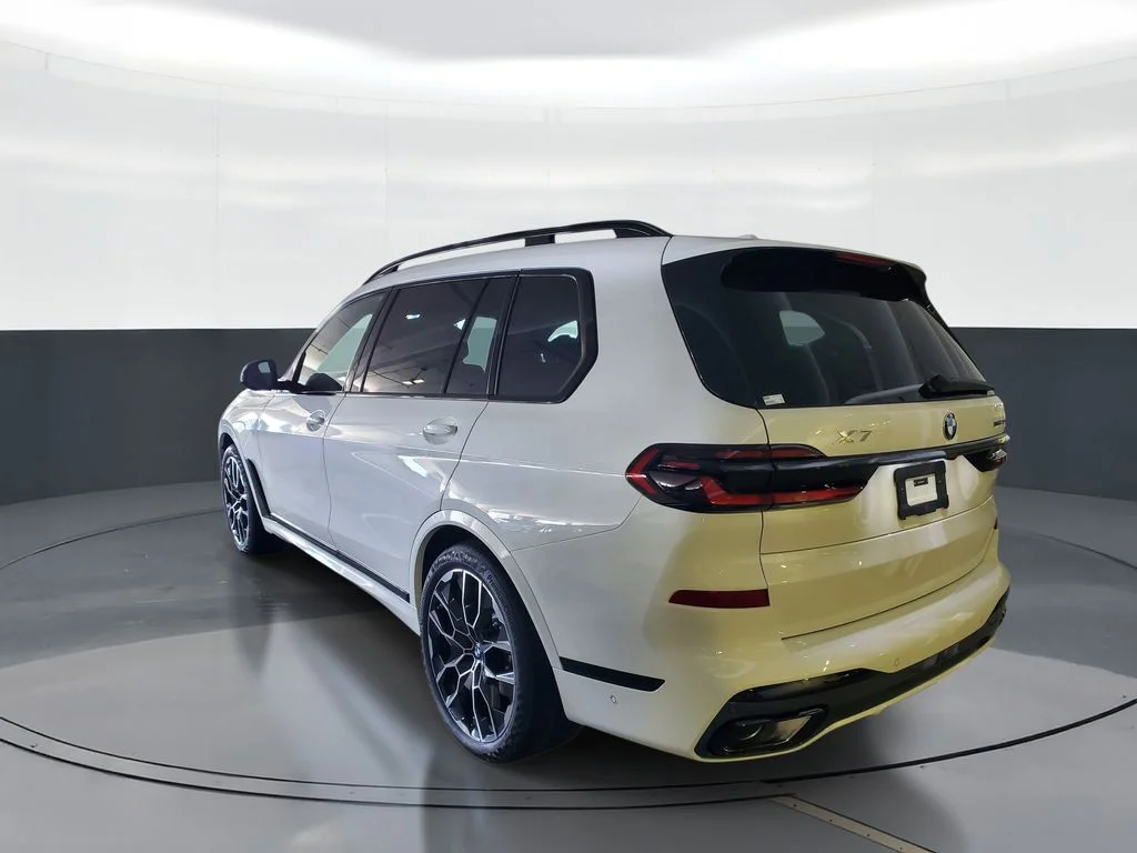 New 2027 White BMW xDrive40i image 4