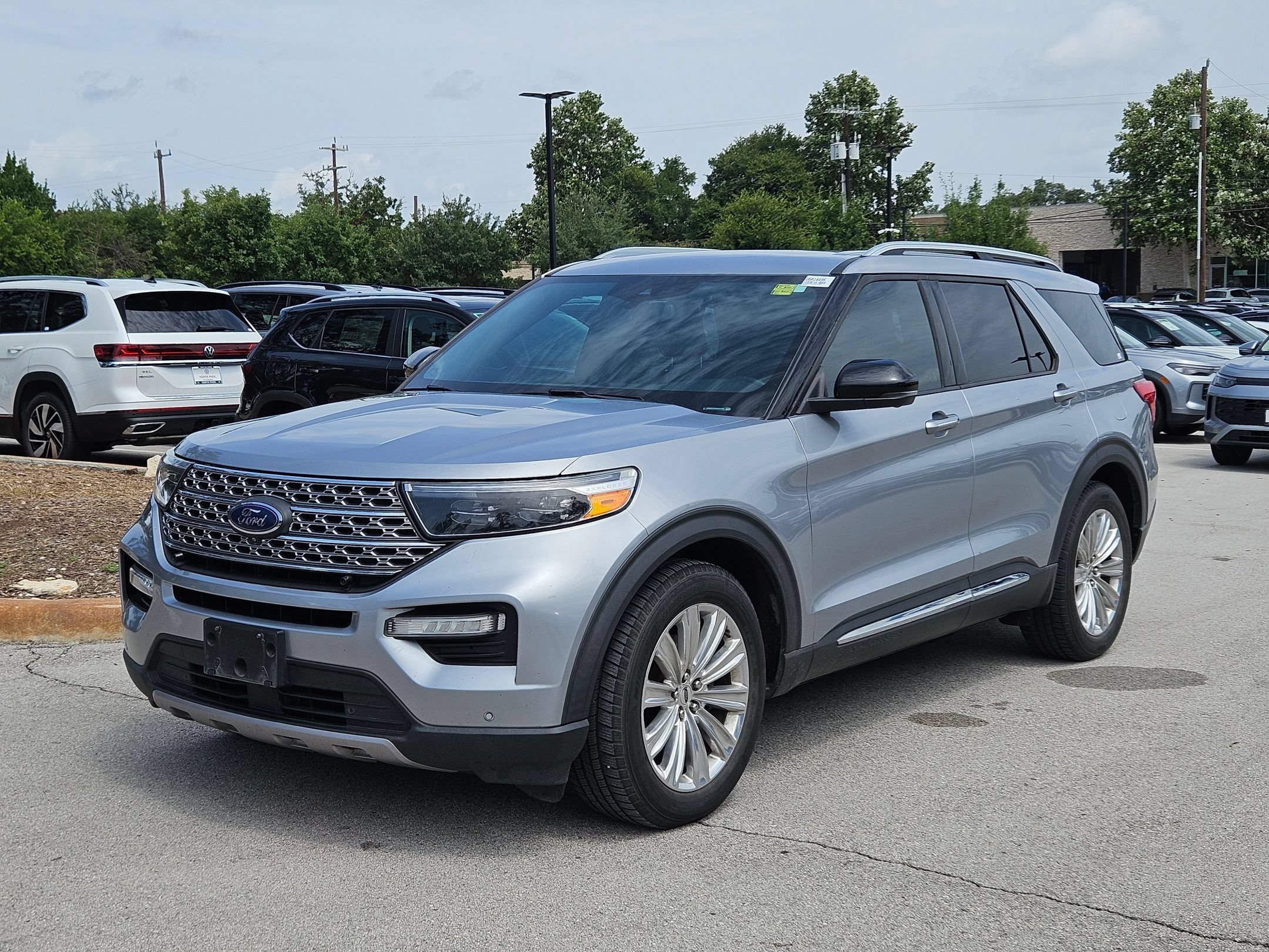 Used 2020 Silver Metallic Ford Limited image 7