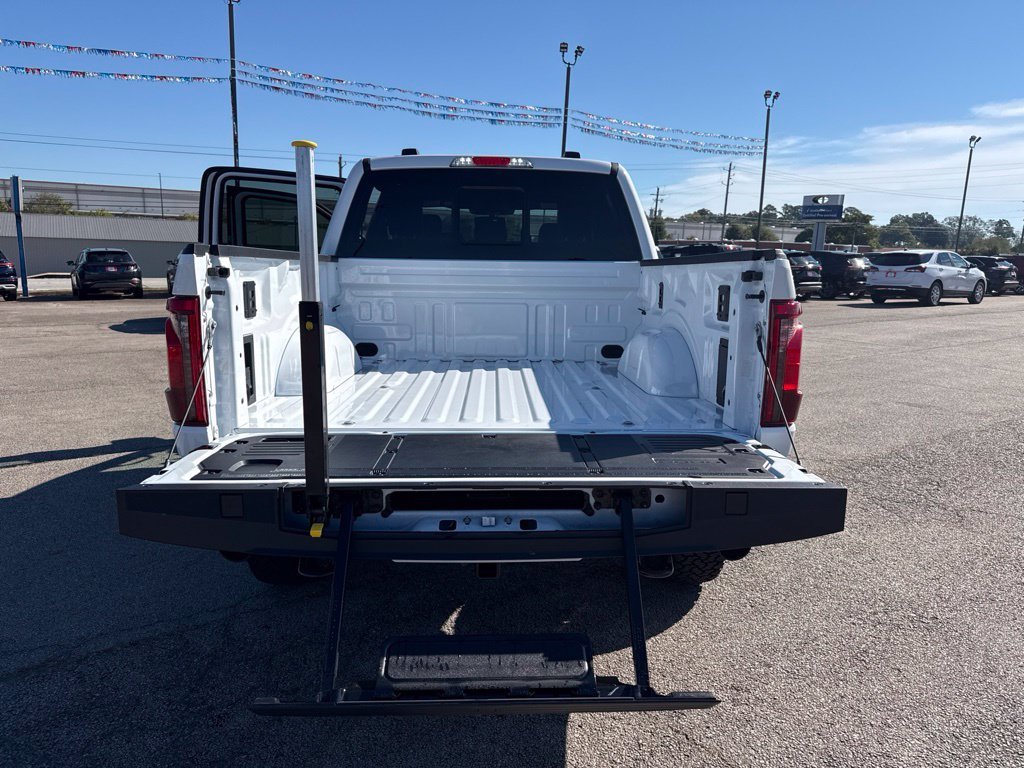 New 2026 Oxford White Ford Tremor® image 25