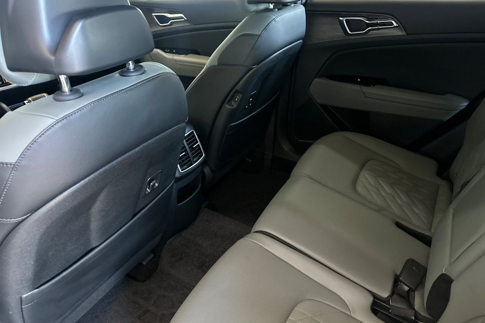Used 2024 Green Kia X-Pro Prestige image 13