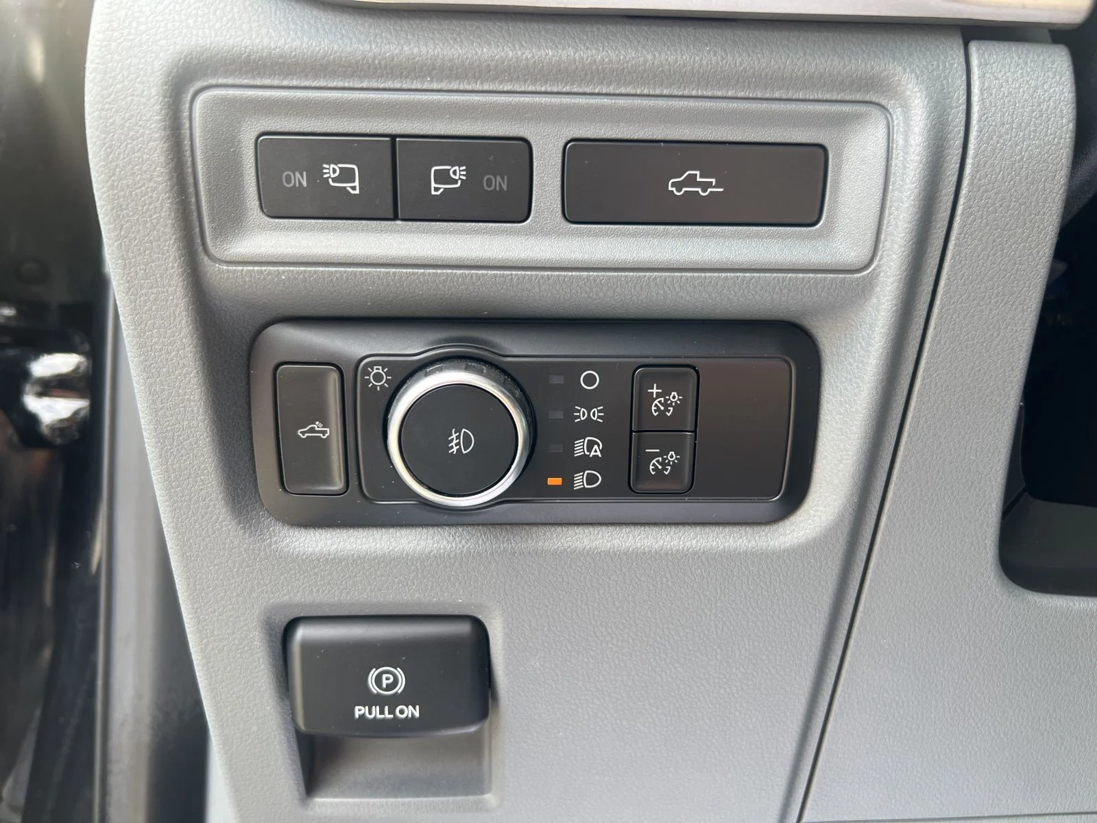 Used 2021 Agate Black Metallic Ford XLT image 21