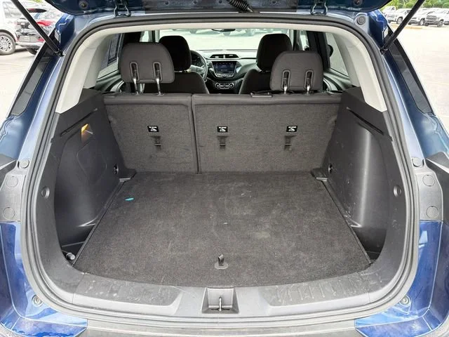 Used 2022 Blue Glow Metallic Chevrolet LT image 18