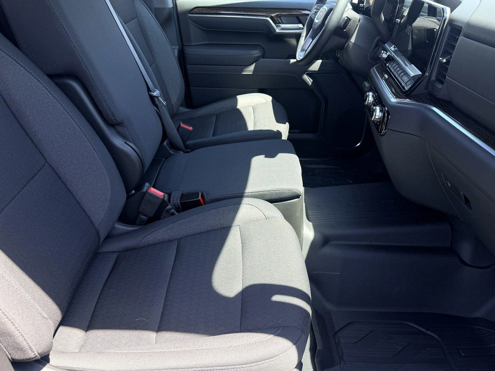 Used 2026 Onyx Black GMC Elevation image 8
